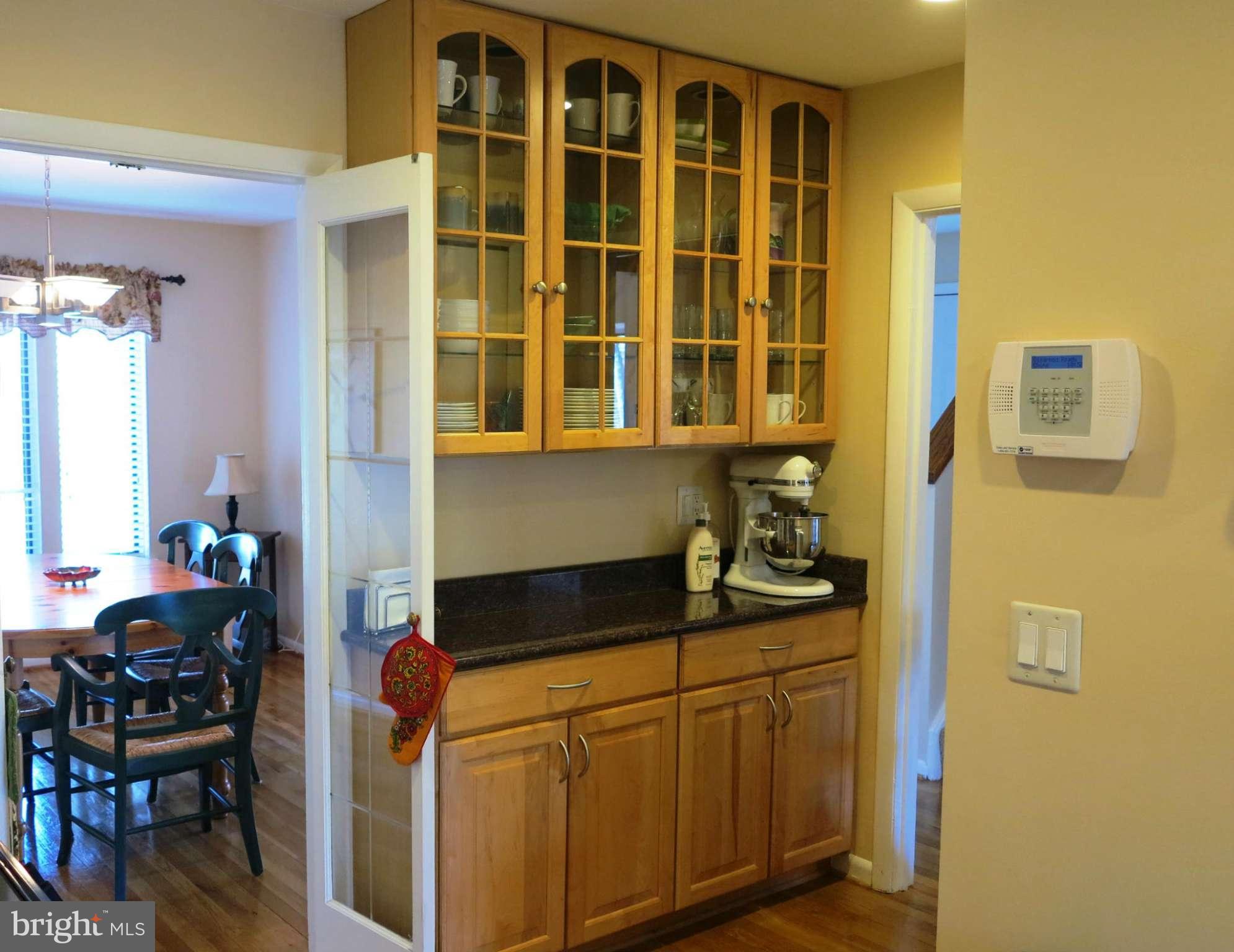 2041 Swans Neck Way Reston, VA 20191 - Photo 8 of 30 Butlers Pantry