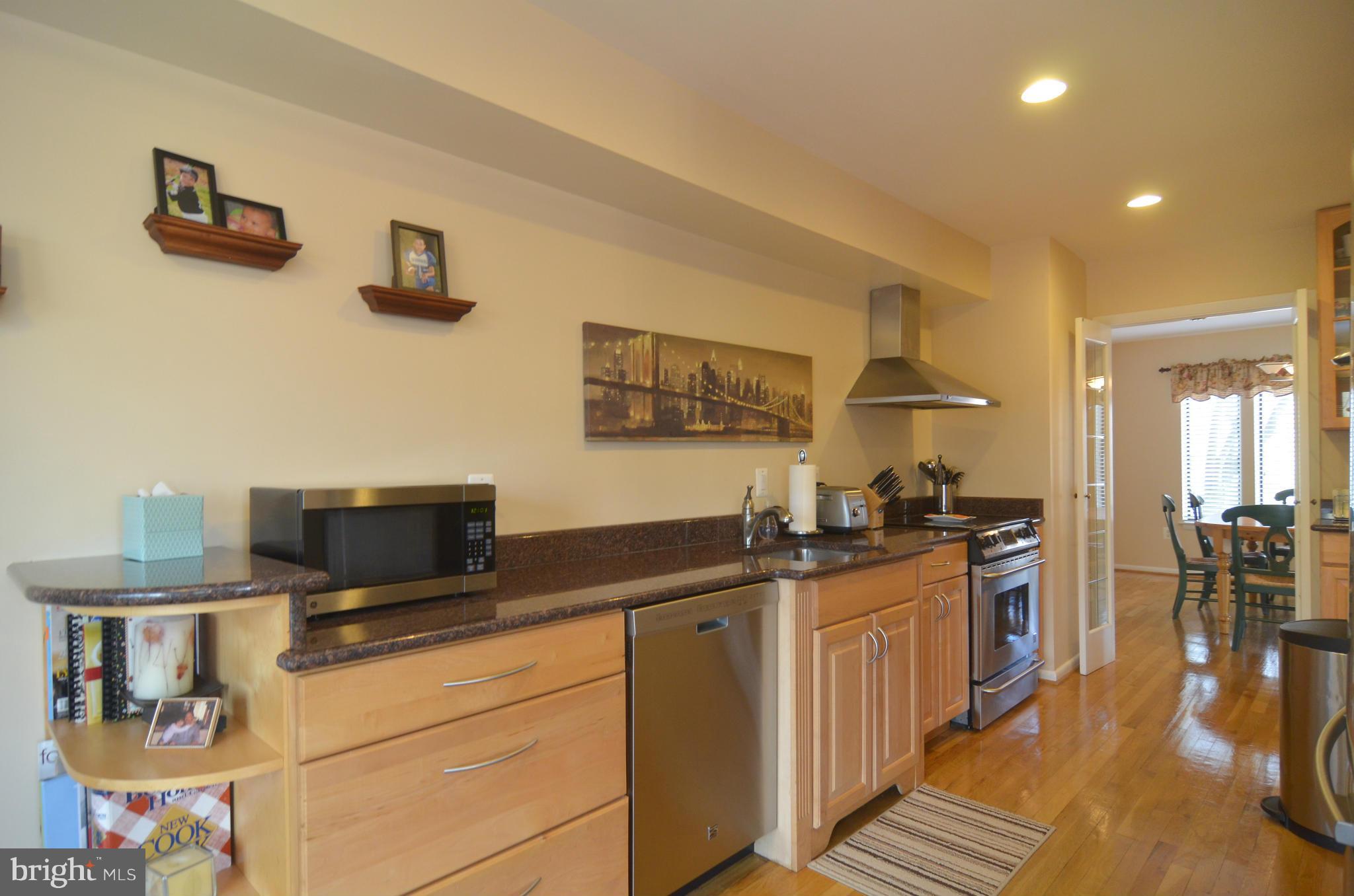 2041 Swans Neck Way Reston, VA 20191 - Photo 9 of 30 Kitchen