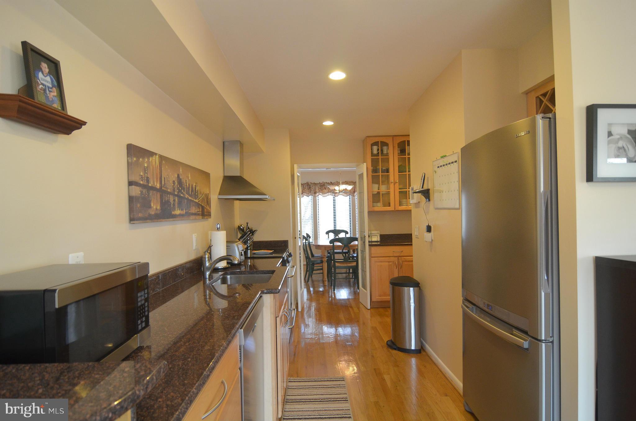 2041 Swans Neck Way Reston, VA 20191 - Photo 10 of 30 Kitchen