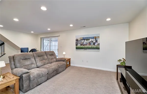 $525,000 | 1319 Oak Borough Drive, Ballwin, MO 63021