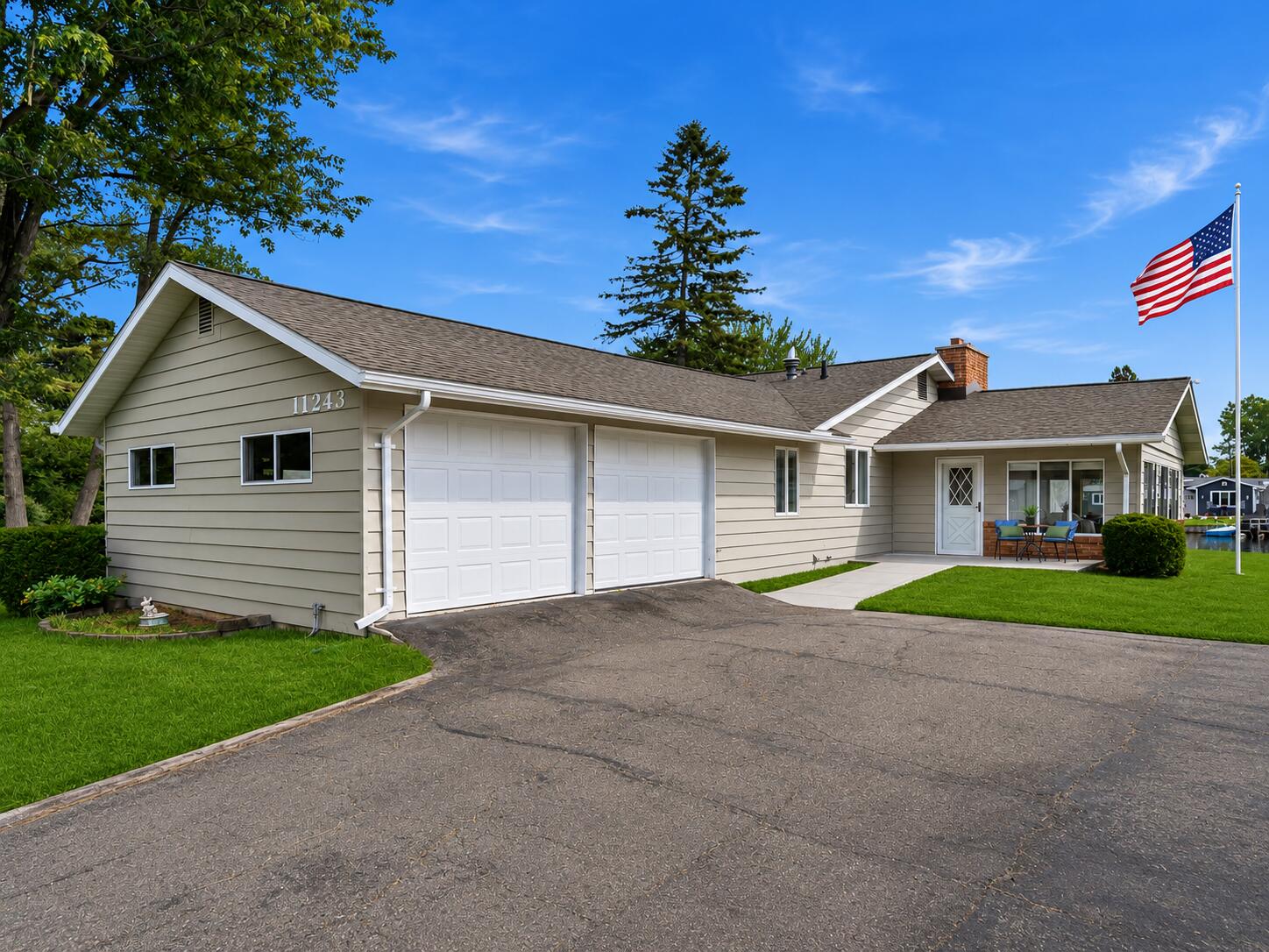 11243 Wynns Road Pinckney, MI 48169 - Photo 31 of 43 Garage View