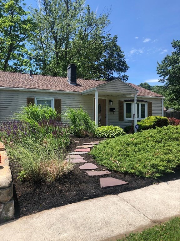 102 Pembroke Street Springfield, MA 01104 - Photo 1 of 13 Gallery Image 1