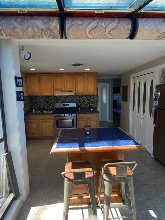 102 Pembroke Street Springfield, MA 01104 - Photo 12 of 13 Gallery Image 12