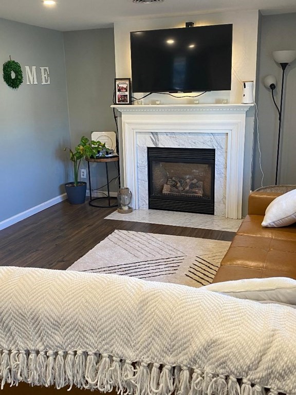 102 Pembroke Street Springfield, MA 01104 - Photo 4 of 13 Gallery Image 4