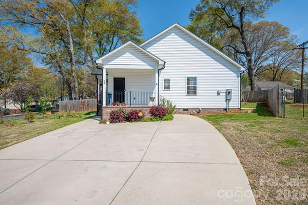 $344,500 | 209 Wood Street, Mount Holly, NC 28120