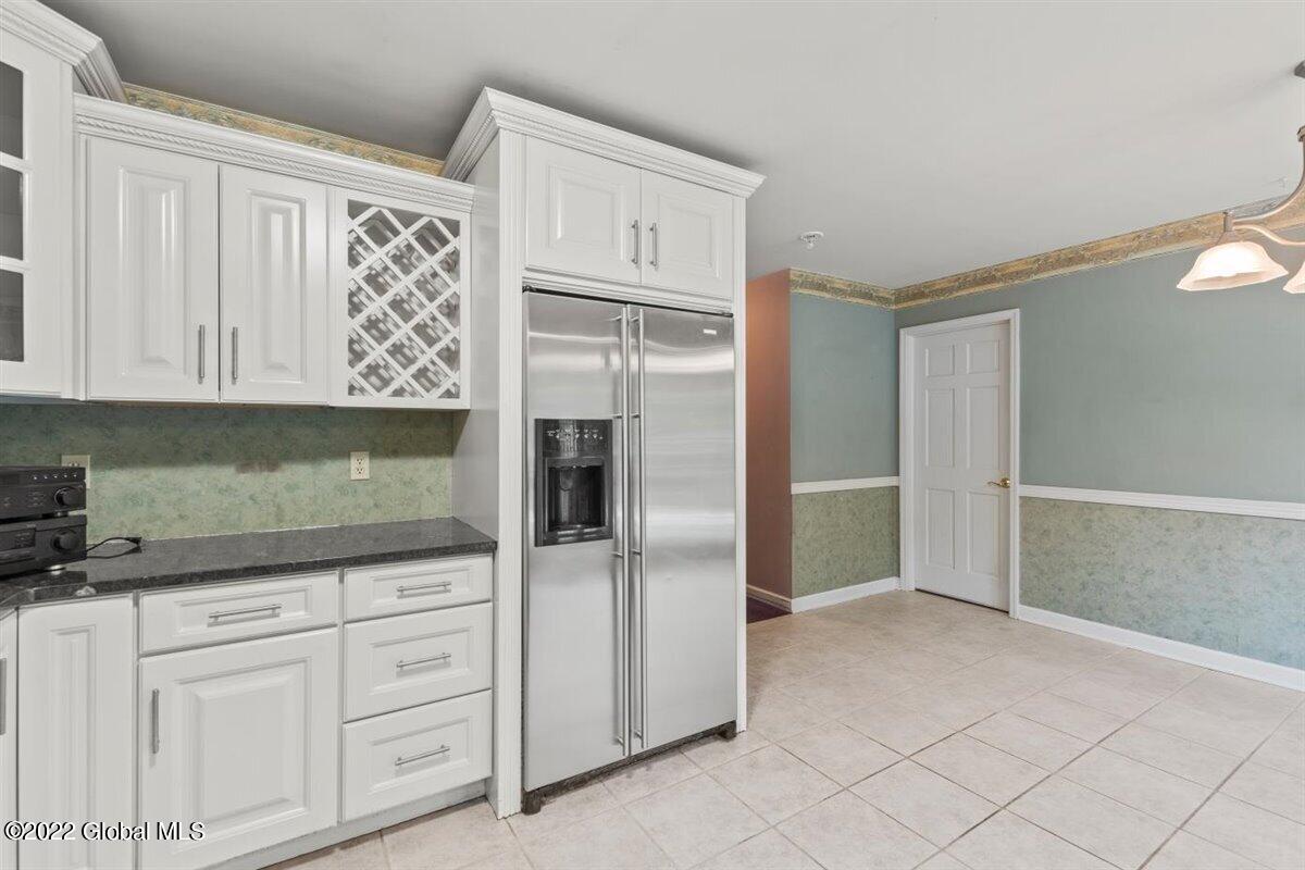 217 Taurus Road Schenectady, NY 12304 - Photo 4 of 33 13-HMS_9907