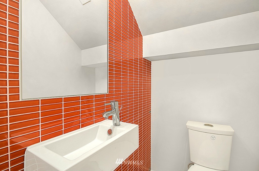 929 14th Avenue Seattle, WA 98122 - Photo 5 of 18