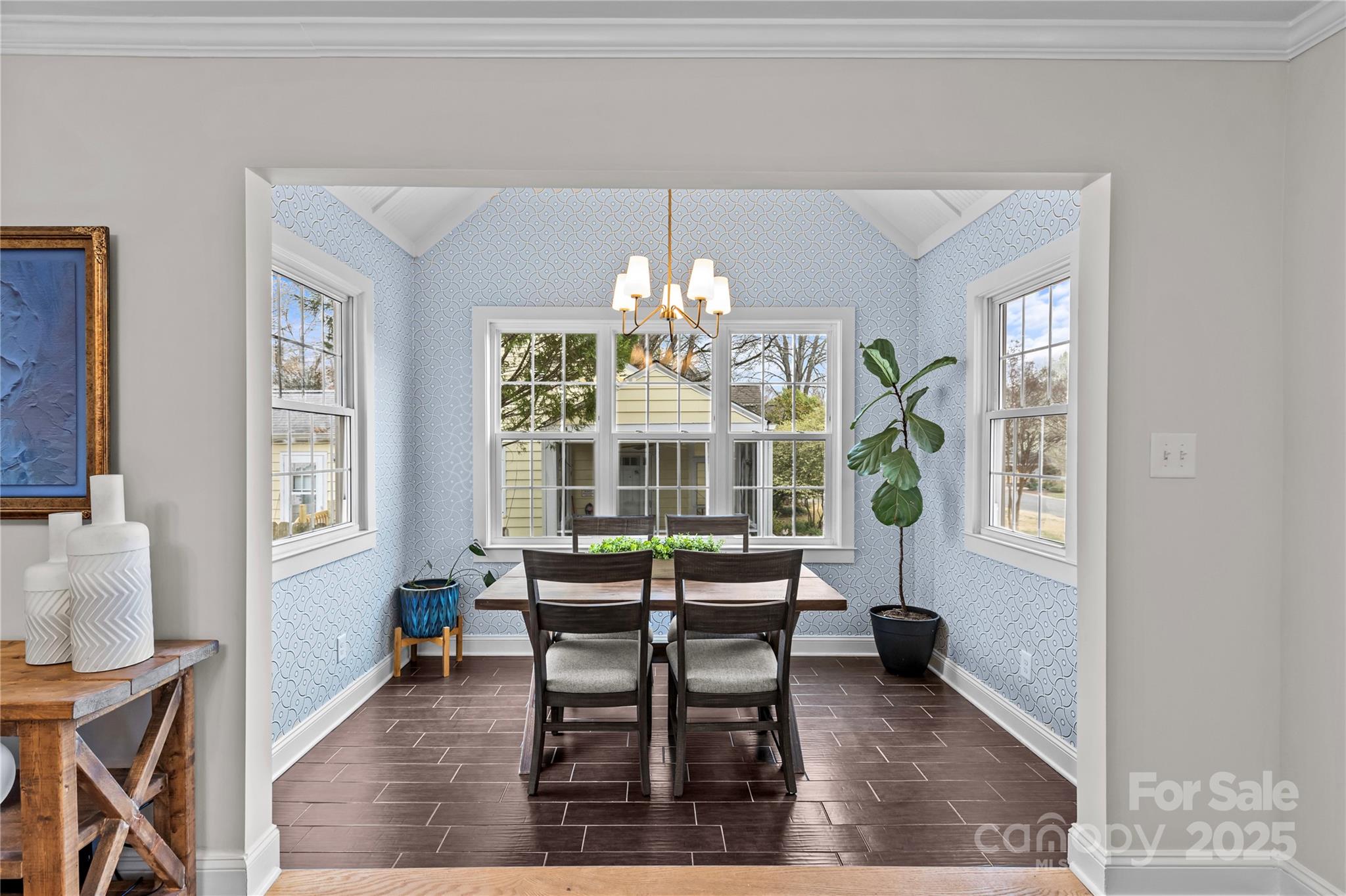 2425 Kingsbury Drive Charlotte, NC 28205 - Photo 8 of 47