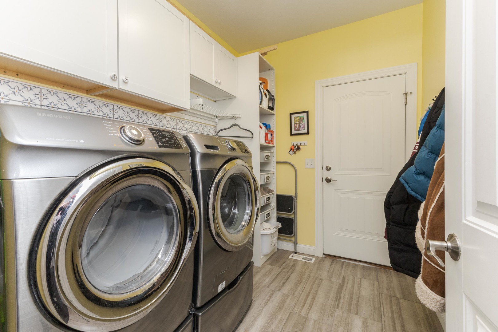 2603 Piney Run Bloomington, IL 61705 - Photo 15 of 42 a utility room with dryer and washer