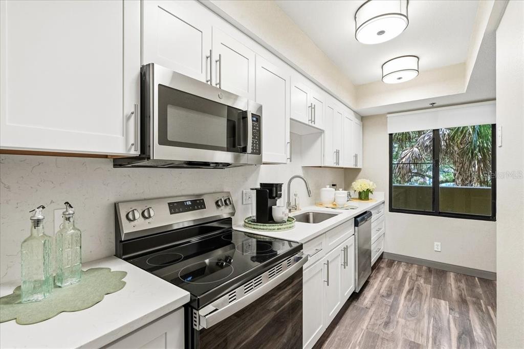 4540 Bee Ridge Road, Unit 175 Sarasota, FL 34233 - Photo 8 of 50
