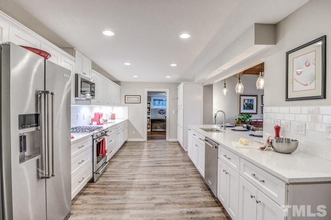 13113 Strickland Road Raleigh, NC 27613 - Photo 9 of 30