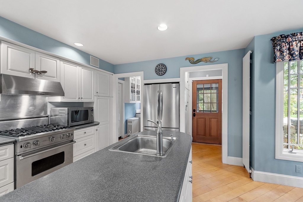 455 Puritan Road Swampscott, MA 01907 - Photo 8 of 42 Gallery Image 8
