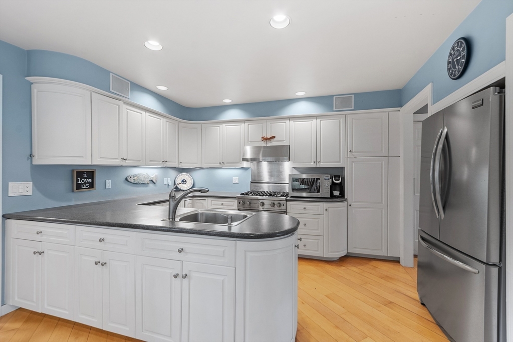 455 Puritan Road Swampscott, MA 01907 - Photo 9 of 42 Gallery Image 9