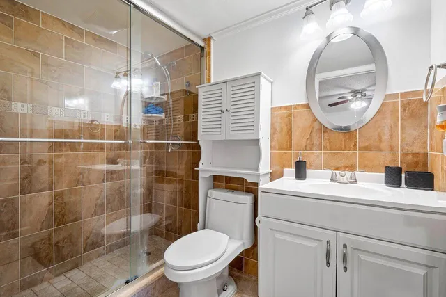 $2,300 | 2453 Waterside Drive, Lake Worth, FL 33461