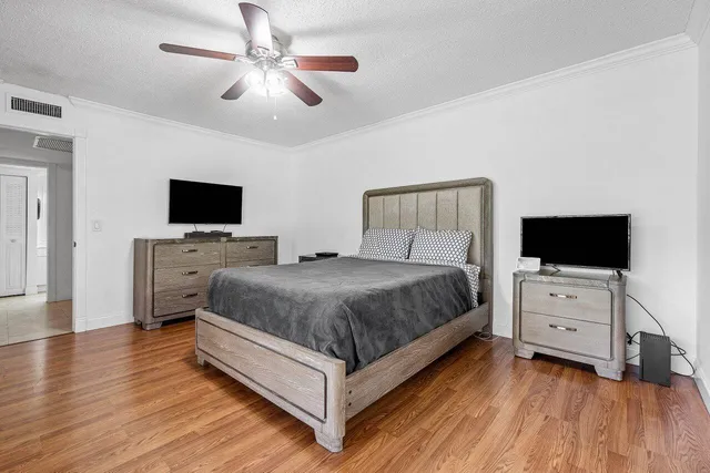 $2,300 | 2453 Waterside Drive, Lake Worth, FL 33461