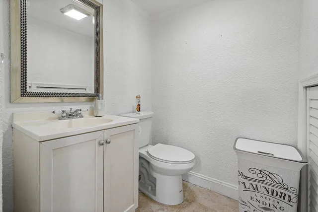 $2,300 | 2453 Waterside Drive, Lake Worth, FL 33461