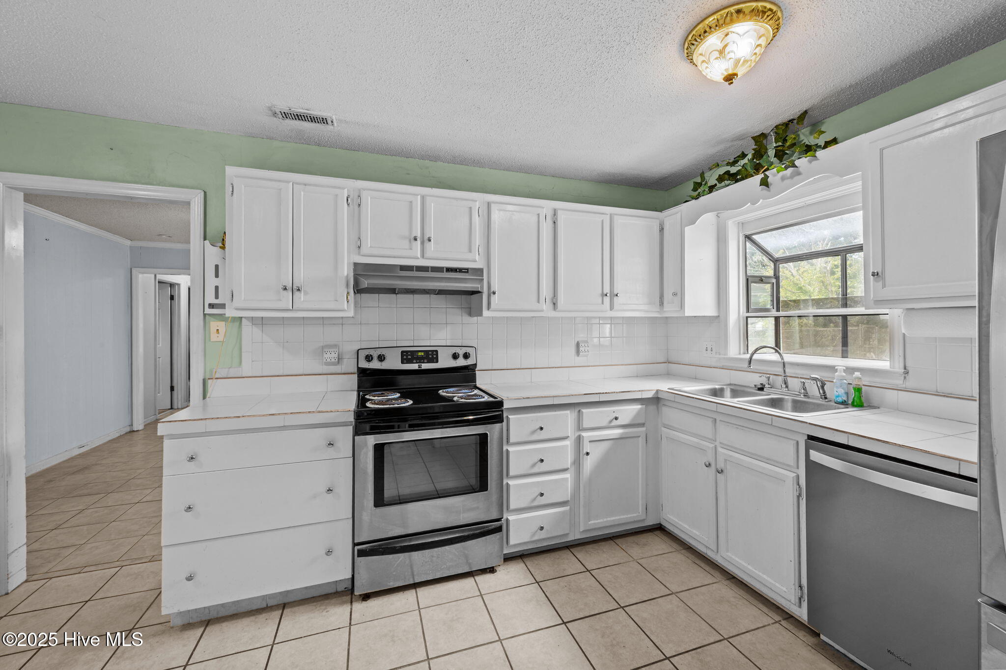 913 Colony Drive New Bern, NC 28562 - Photo 12 of 54 913 Colony Drive