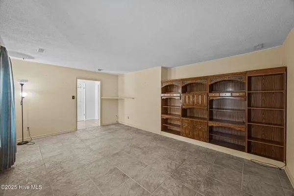 $275,000 | 913 Colony Drive, New Bern, NC 28562
