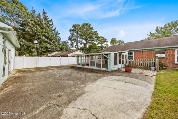 $275,000 | 913 Colony Drive, New Bern, NC 28562