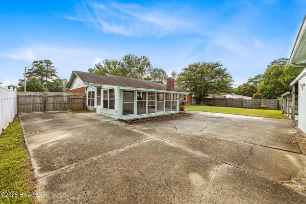 $275,000 | 913 Colony Drive, New Bern, NC 28562