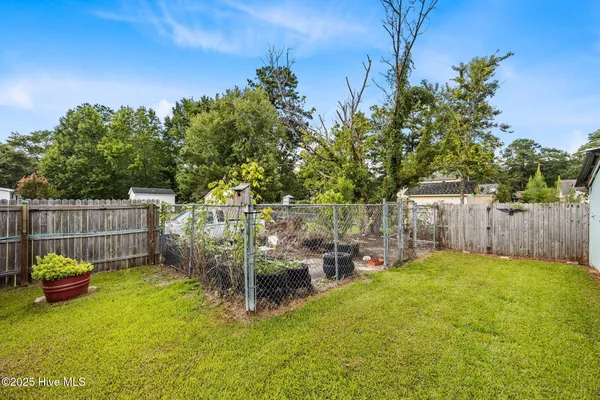 $275,000 | 913 Colony Drive, New Bern, NC 28562