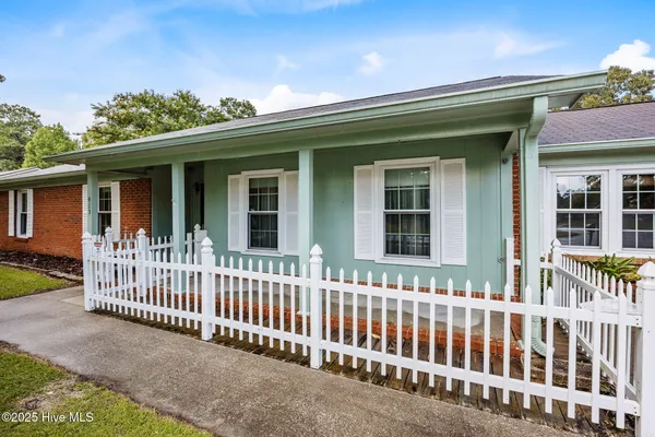 $275,000 | 913 Colony Drive, New Bern, NC 28562