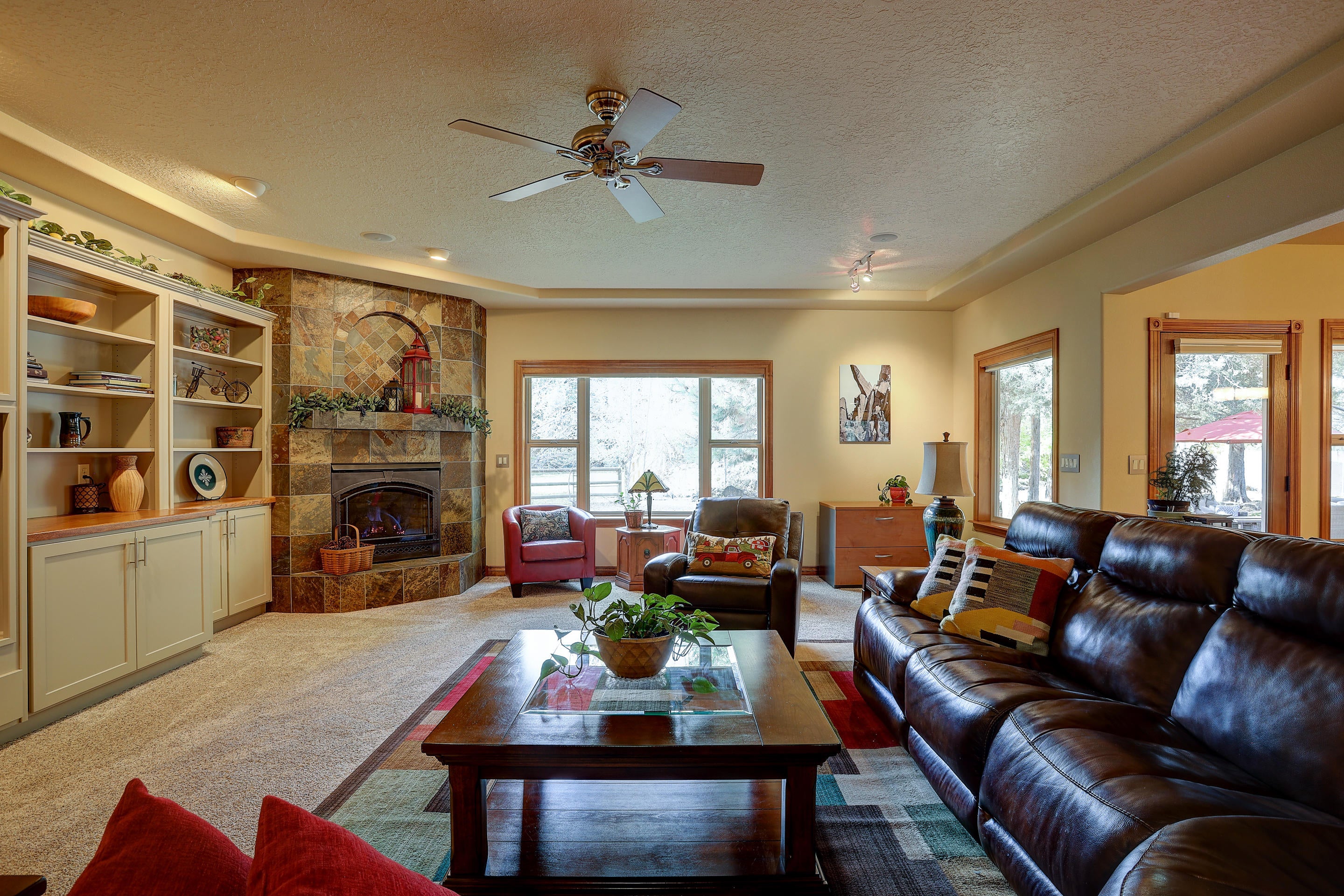 61267 Benham Road Bend, OR 97702 - Photo 6 of 49 Great room with fireplace and built ins