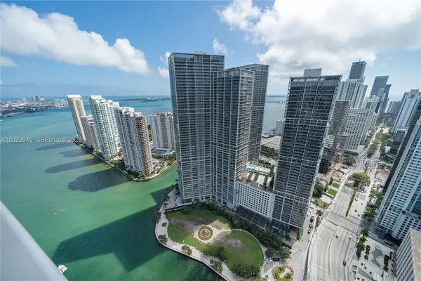 $14,000 | 200 Biscayne Blvd Way, Unit 4902, Miami, FL 33131