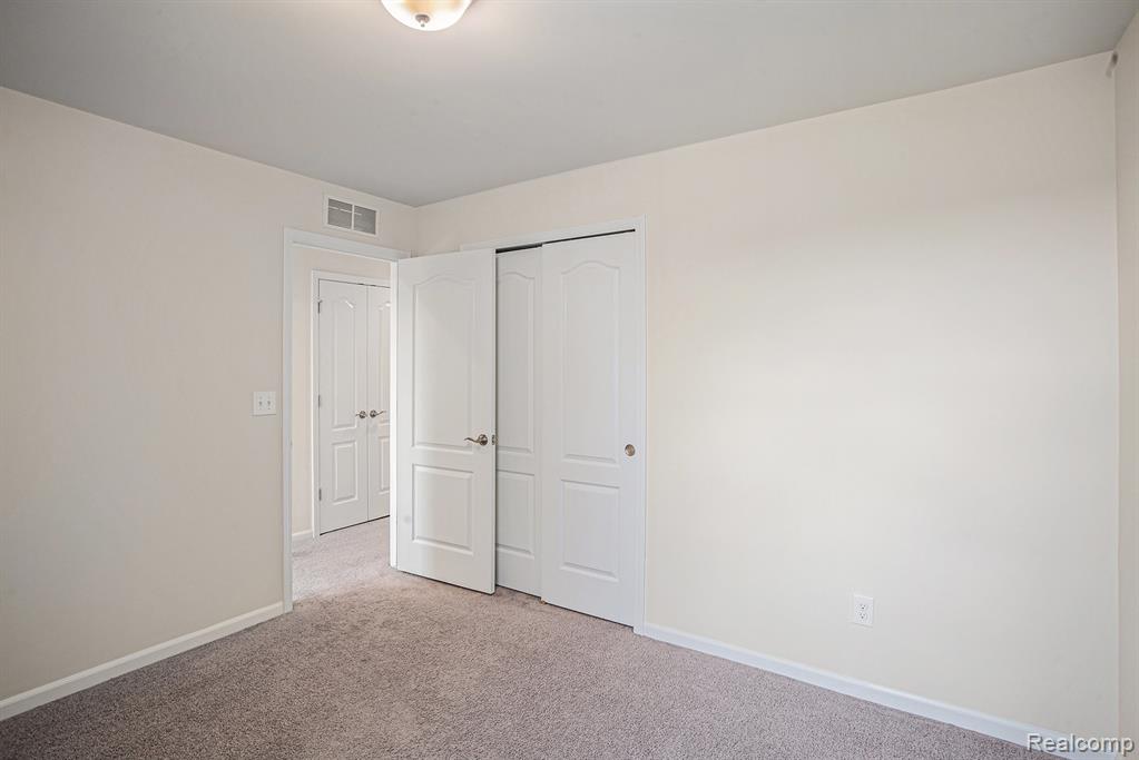 24727 Ivy Road Novi, MI 48375 - Photo 21 of 26