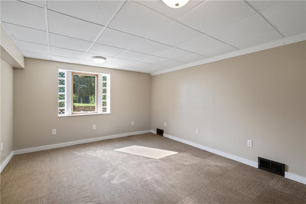 988 Croft Road Greensburg, PA 15601 - Photo 27 of 37 Gallery Image 27
