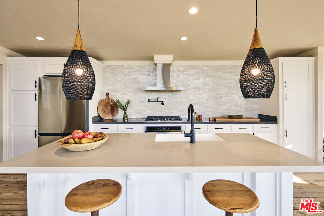 29500 Heathercliff Road, Unit 71 Malibu, CA 90265 - Photo 9 of 25