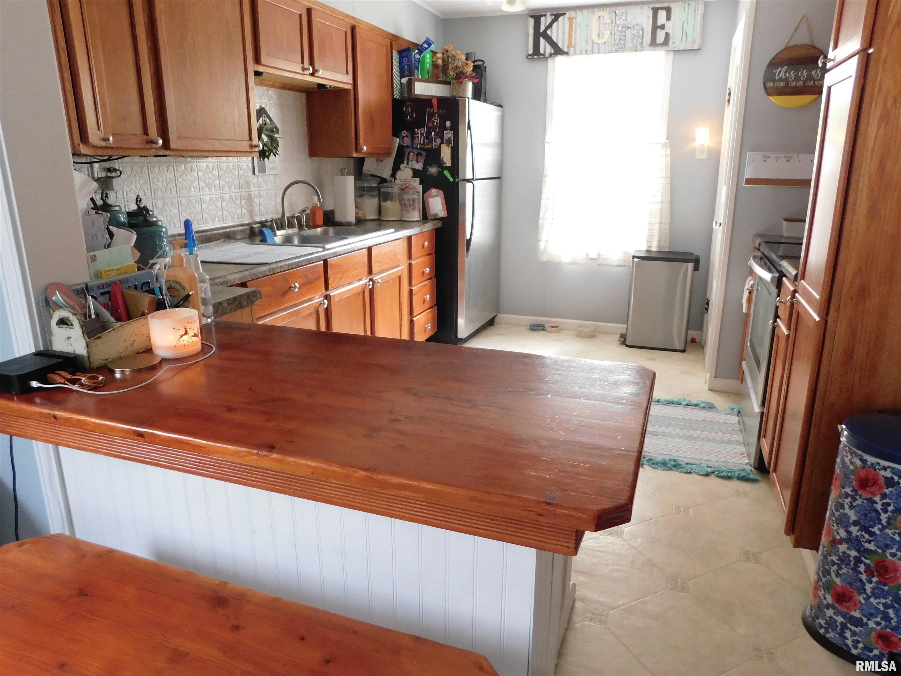 208 Reservoir Road Pekin, IL 61554 - Photo 10 of 27 Gallery Image 10