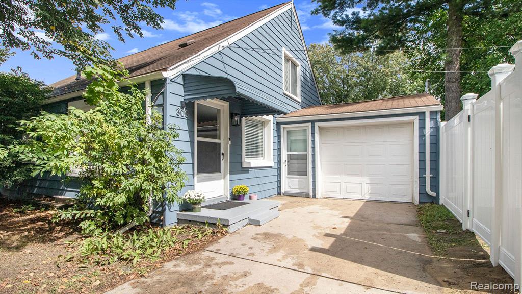 300 East 13 Mile Road Royal Oak, MI 48073 - Photo 2 of 15