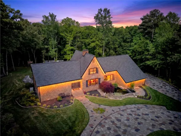 $1,222,500 | 106 Riverbank Court, Moore, SC 29369
