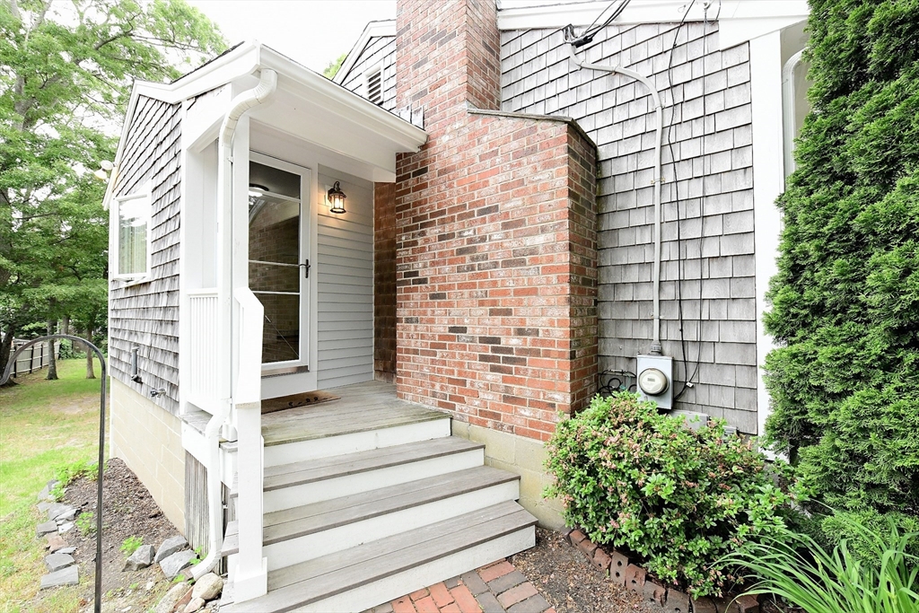 49 Chase Road Sandwich, MA 02537 - Photo 3 of 41