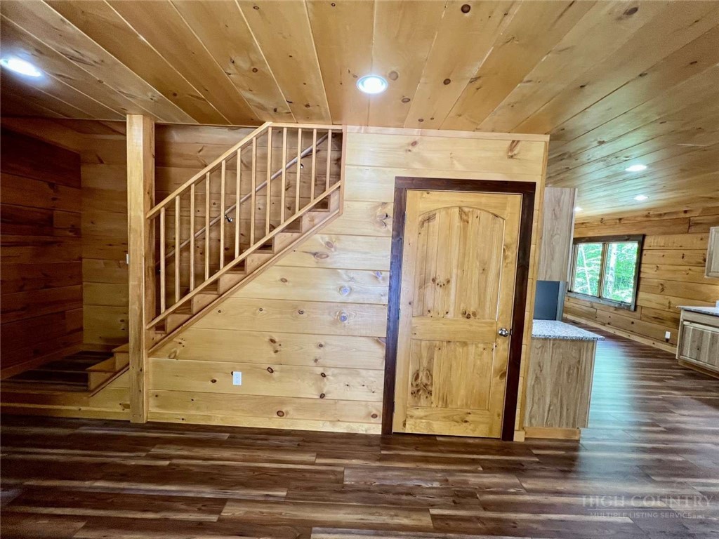 138 Talon Drive Boone, NC 28607 - Photo 6 of 25 a view of entryway with wooden floor