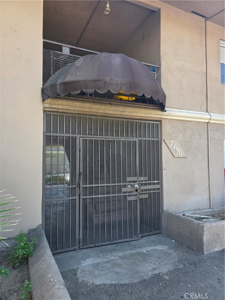 7490 Magnolia Avenue, Unit P Riverside, CA 92504 - Photo 4 of 4
