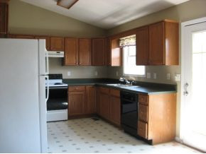 577 Old Embreeville Road Jonesborough, TN 37659 - Photo 2 of 21 Kitchen and dining areas