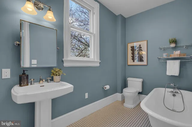 $1,200,000 | 10312 Kensington Parkway, Kensington, MD 20895