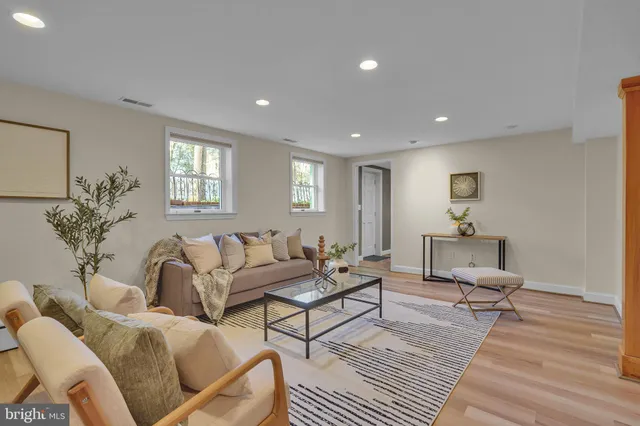 $1,200,000 | 10312 Kensington Parkway, Kensington, MD 20895