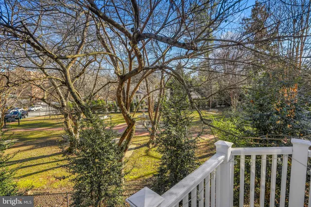 $1,200,000 | 10312 Kensington Parkway, Kensington, MD 20895