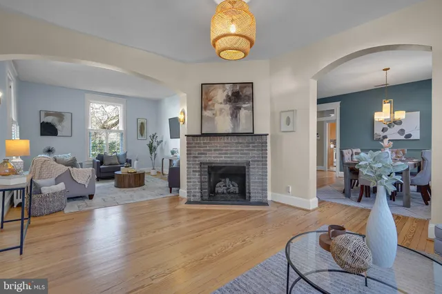 $1,200,000 | 10312 Kensington Parkway, Kensington, MD 20895