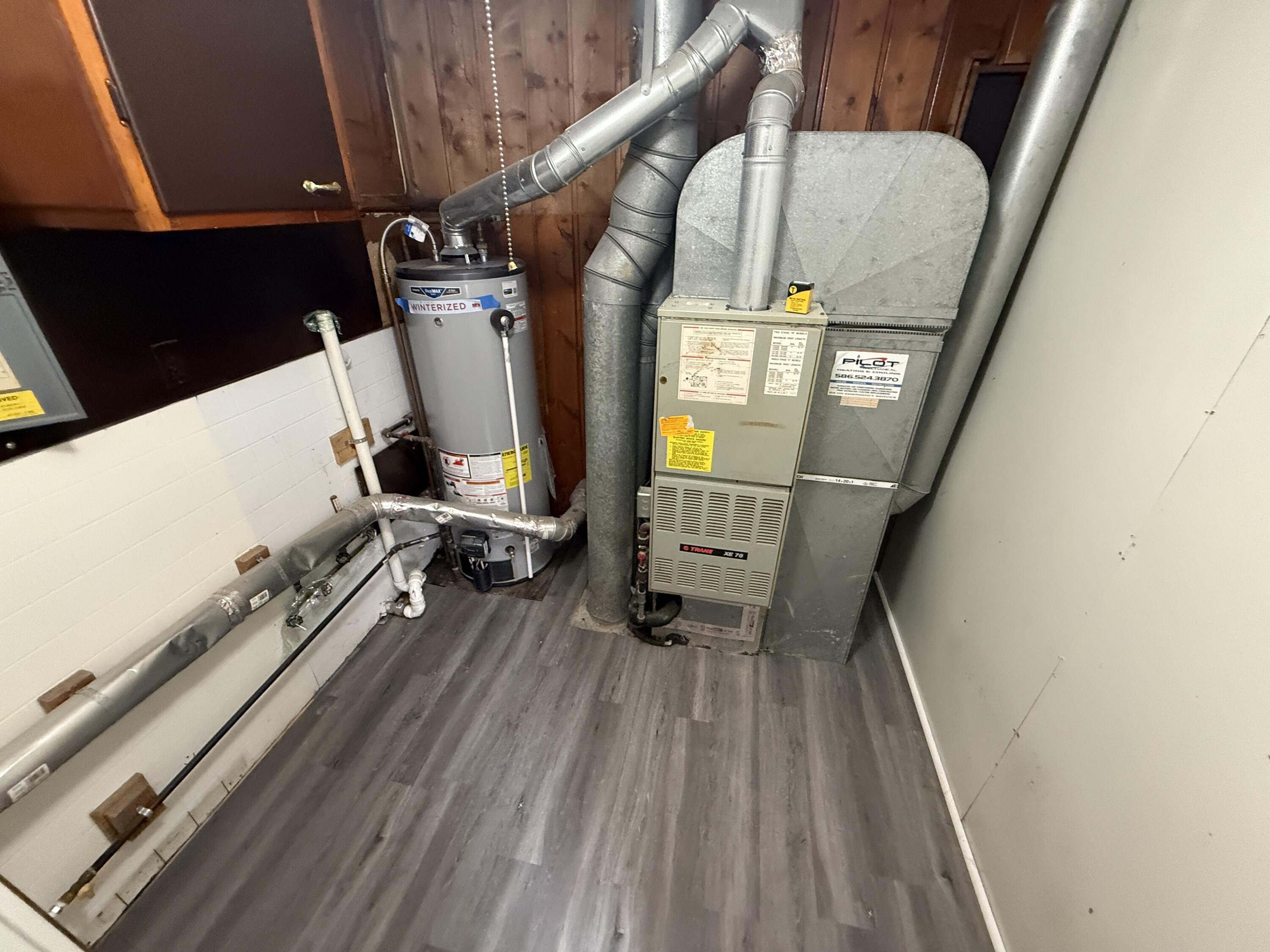 24360 Flower Avenue Eastpointe, MI 48021 - Photo 15 of 18 IMG_2074