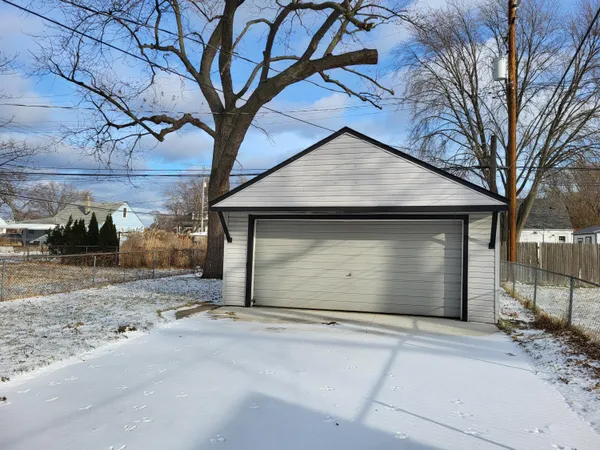 $139,900 | 24360 Flower Avenue, Eastpointe, MI 48021