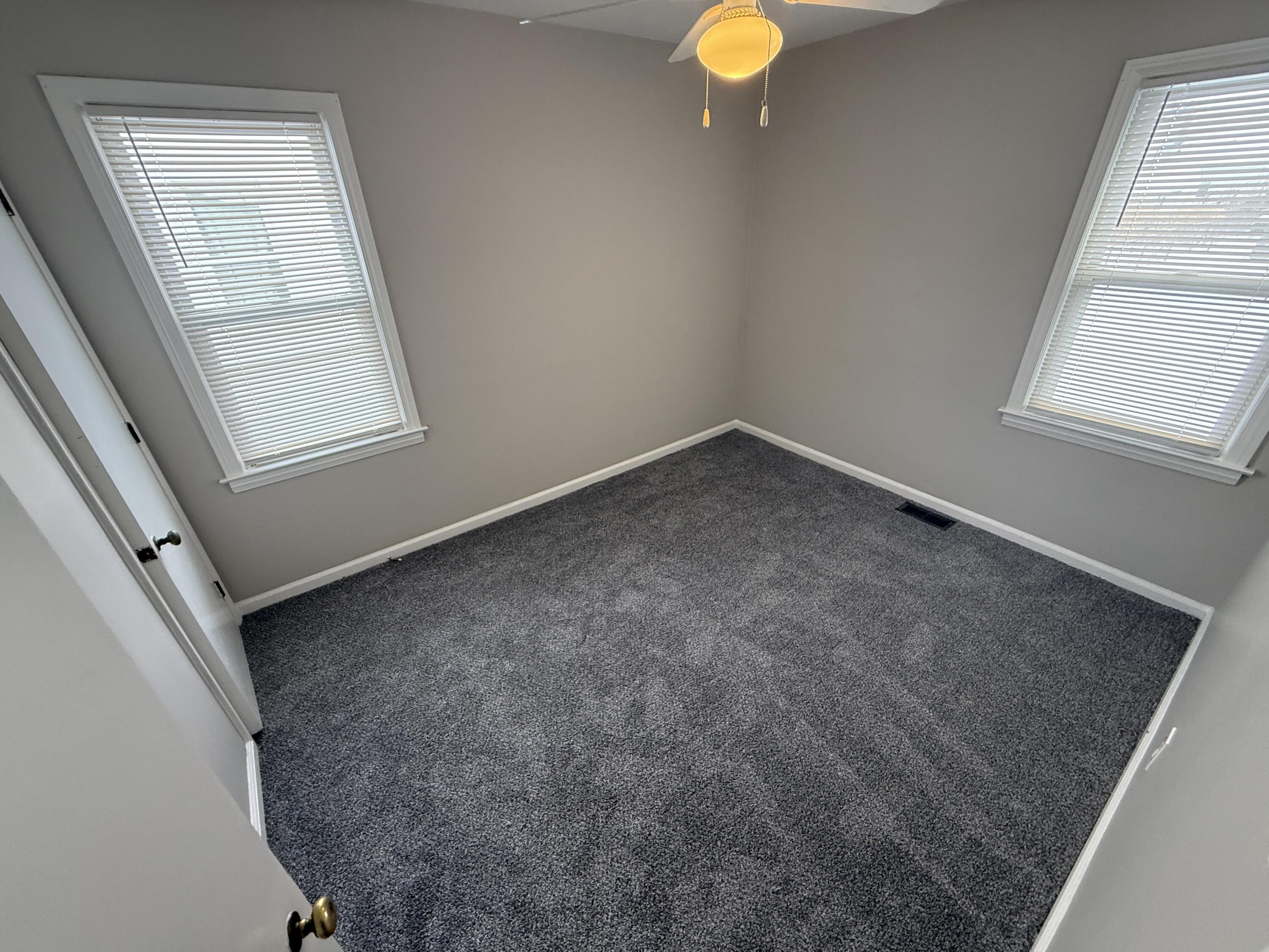 24360 Flower Avenue Eastpointe, MI 48021 - Photo 7 of 18 IMG_2065