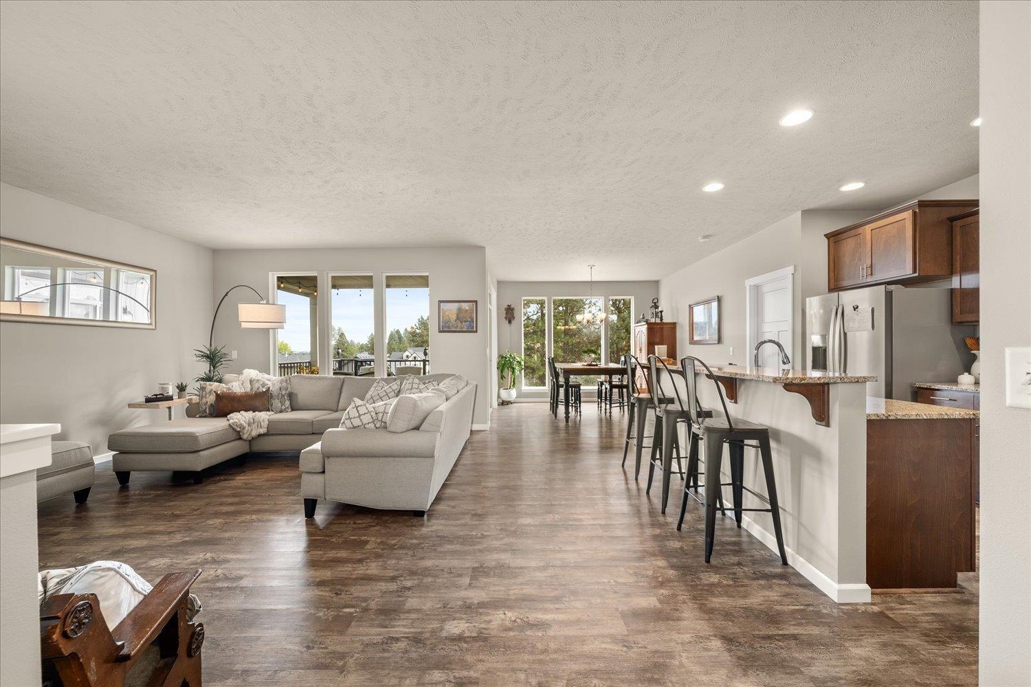 4507 South Willow Road Spokane Valley, WA 99206 - Photo 3 of 24