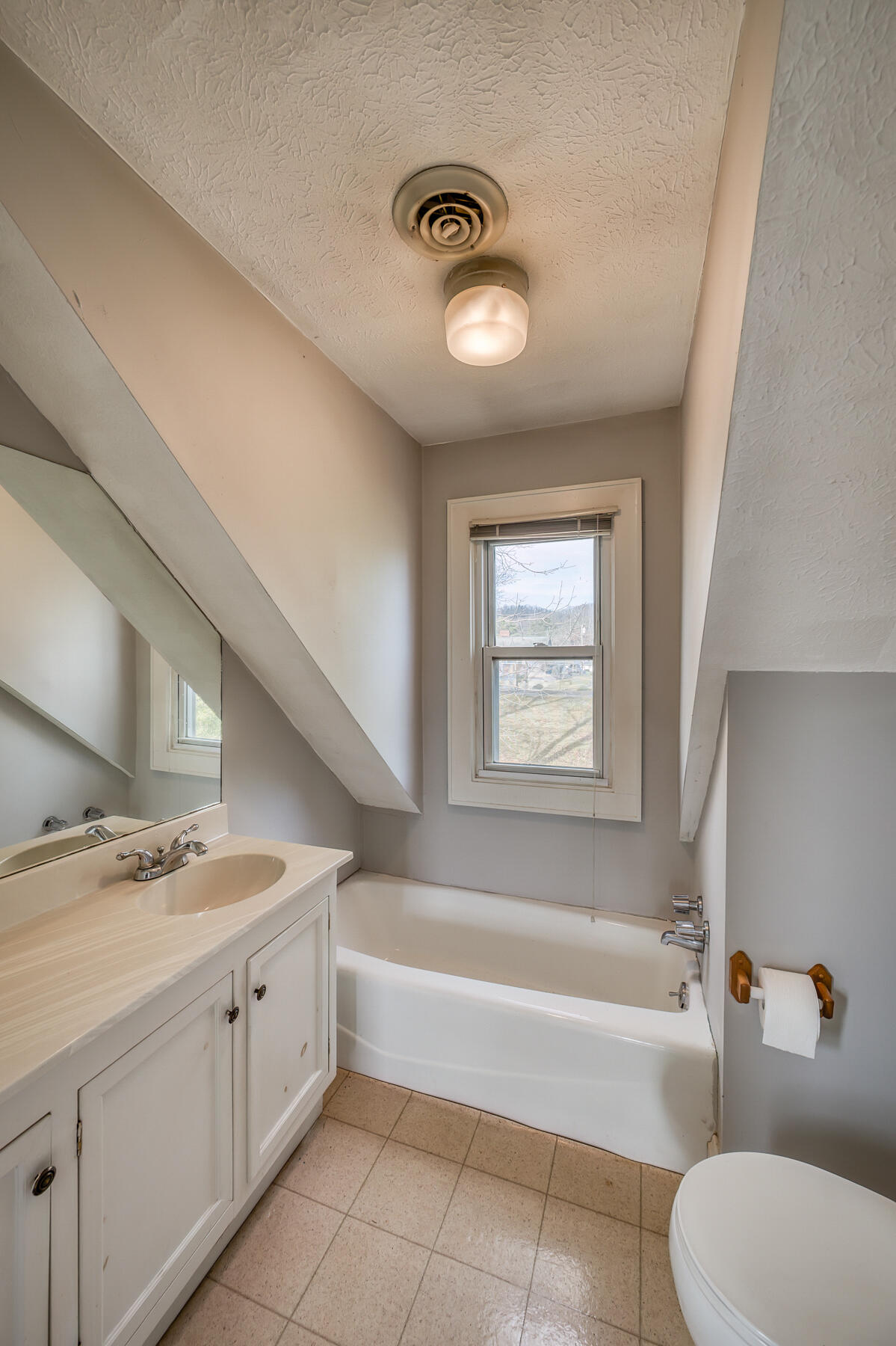130 Crossway Road Bristol, VA 24201 - Photo 26 of 50 130 Crossway Rd 26