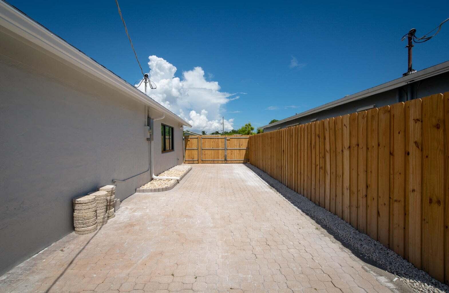 524 Northwest 53rd Street Boca Raton, FL 33487 - Photo 29 of 36 20210929223449048364000000-o