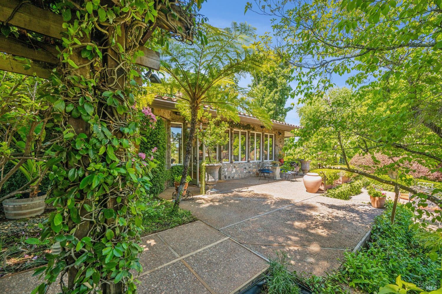 1633 Dry Creek Road Healdsburg, CA 95448 - Photo 7 of 64