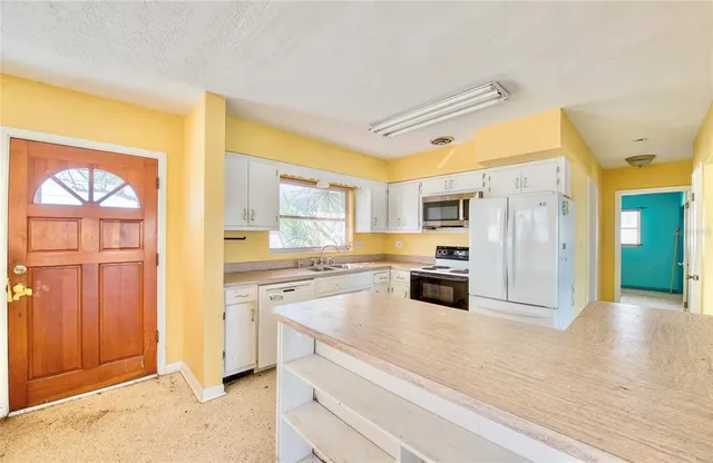 $850,000 | 322 La Hacienda Drive, Indian Rocks Beach, FL 33785